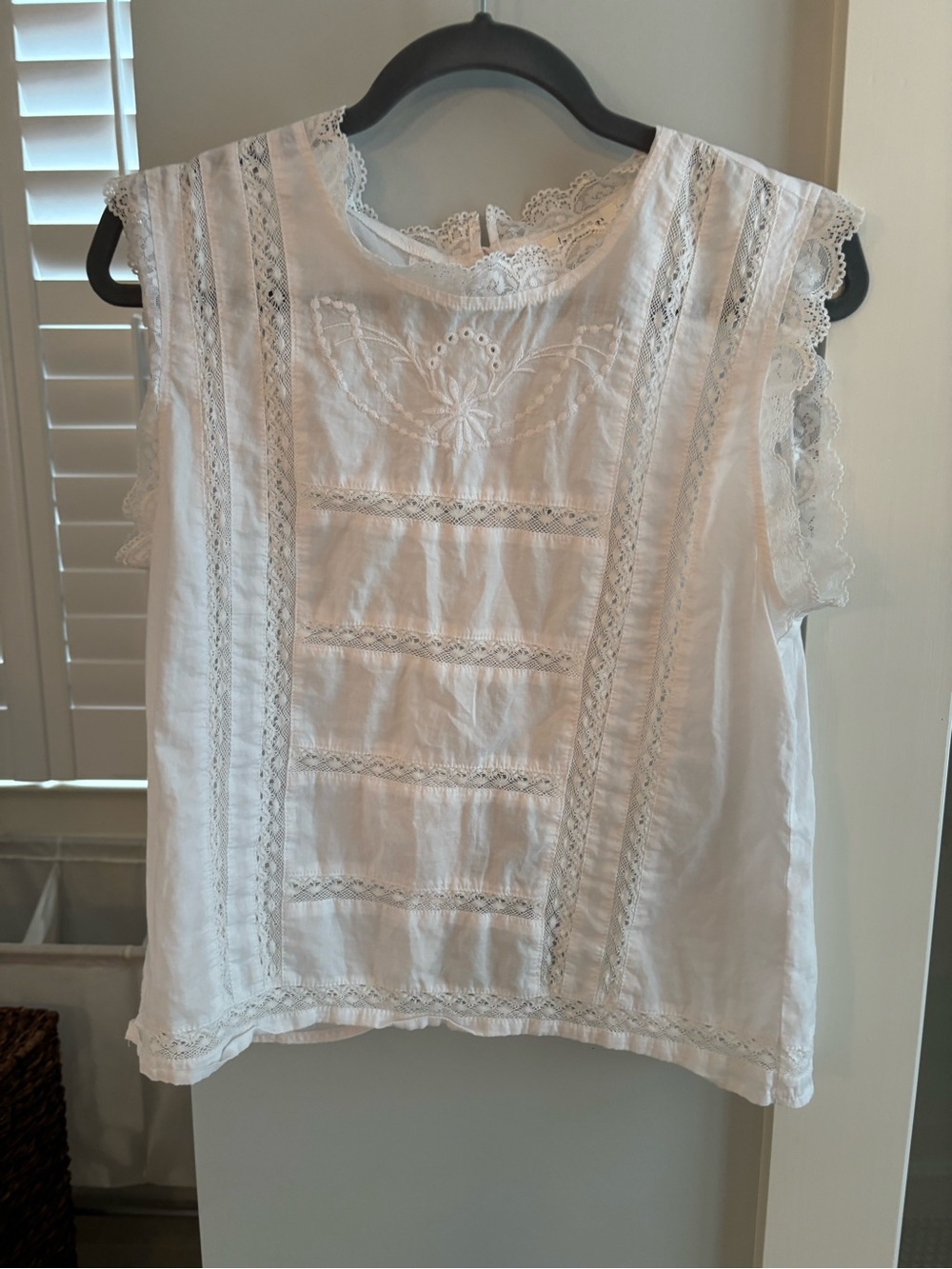 Harlyn Lace-Trim Sleeveless Blouse - Elegant Eyelet Detail and open back detail